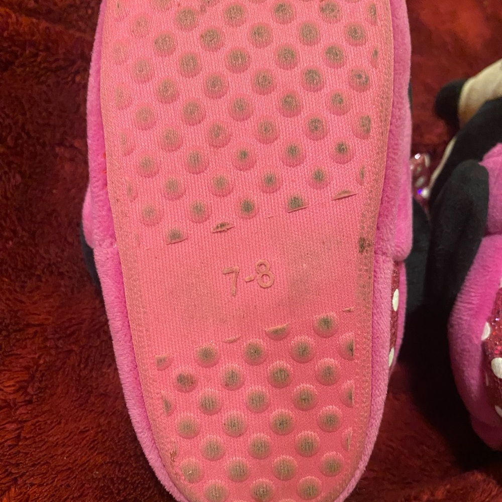 Minnie Mouse Slippers - Picture 6 of 6